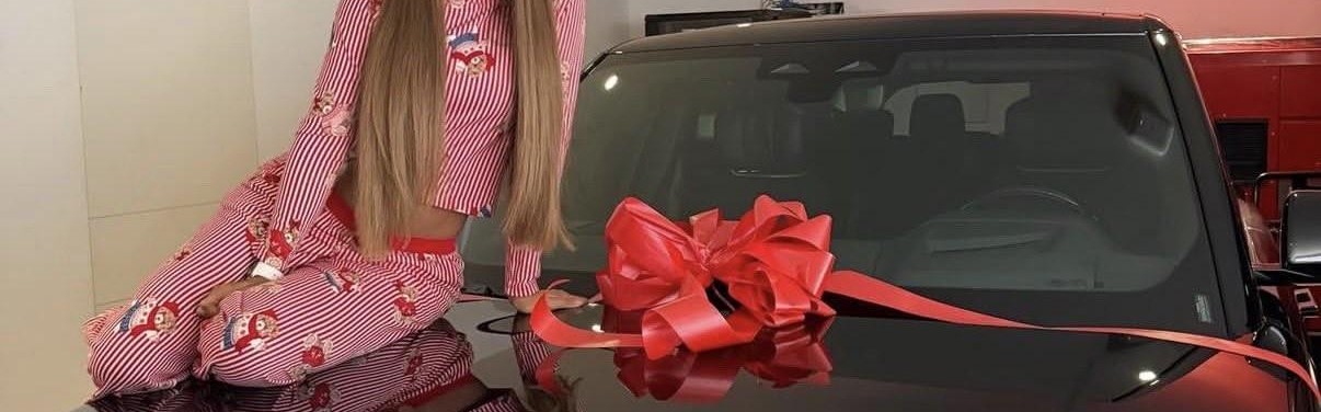 世预赛官方客户端-惊喜，拉菲尼亚给妻子送了一辆全新的路虎揽胜